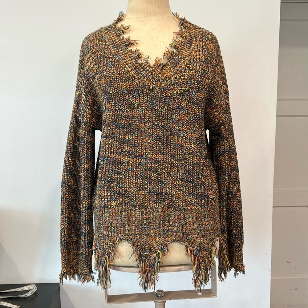 leani • rainbow distressed hem sweater size small